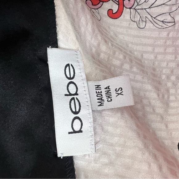 Bebe silk one shoulder bat wing scarf sleeved top shiny metallic multicolor - Picture 15 of 16